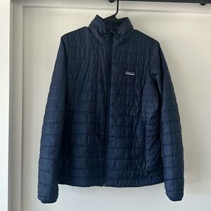Women’s navy Patagonia nano puff jacket